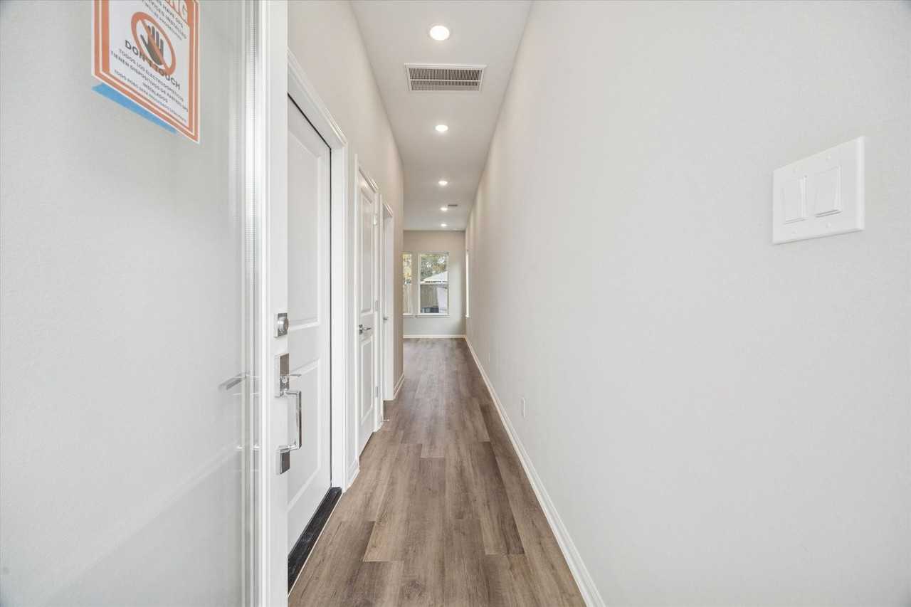 211 Clark Meadows Ln - Photo 4 of 30