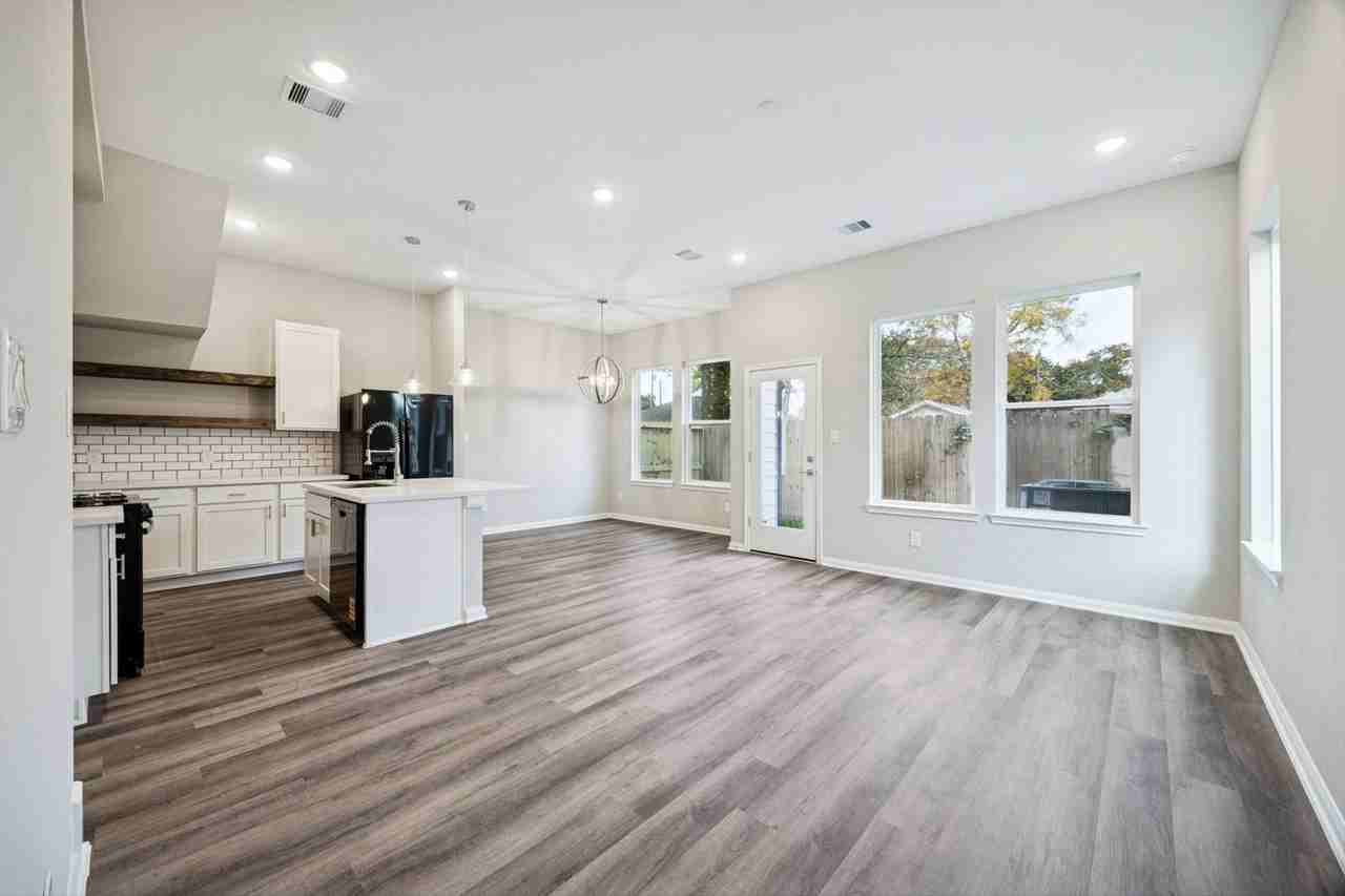 211 Clark Meadows Ln - Photo 7 of 30