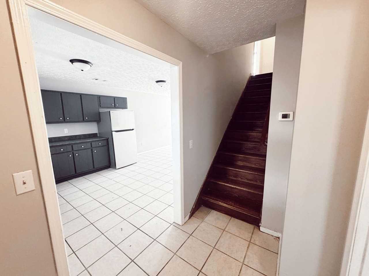 Valley View Apartments - Photo 4 of 50