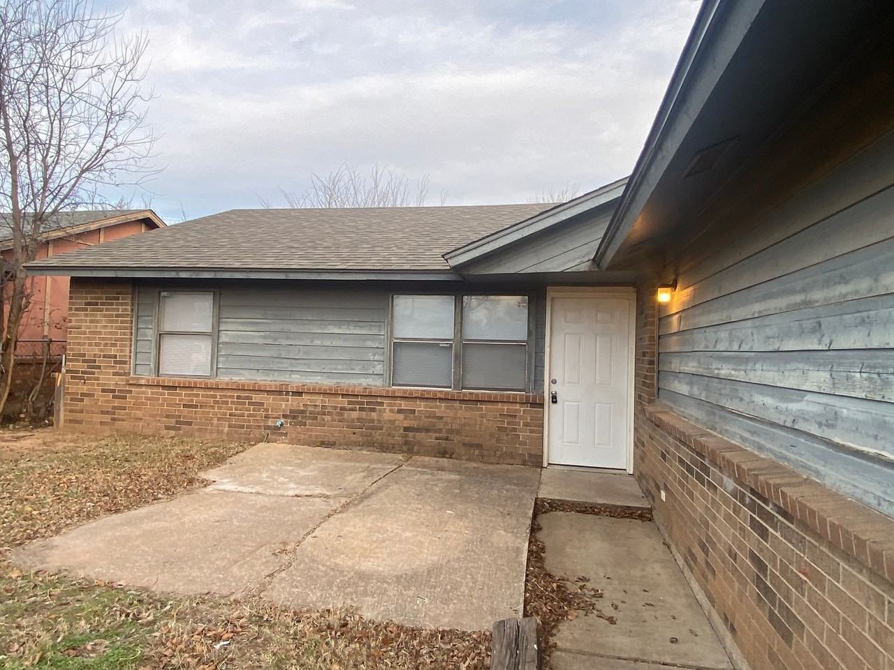 717 Nw 110th St - Photo 2 of 19