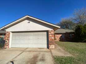 2609 Se 46th St - Photo 1 of 1