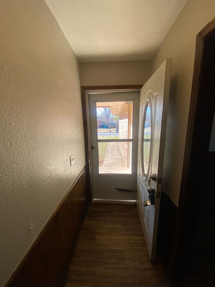 2609 Se 46th St - Photo 2 of 16