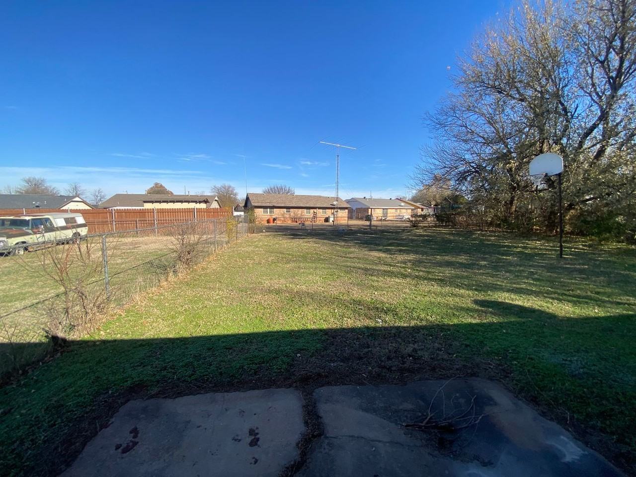 2609 Se 46th St - Photo 4 of 16