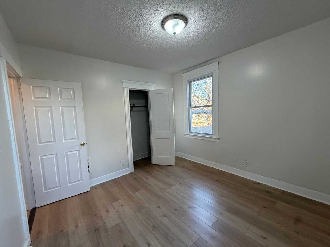 57 Maltby St - Photo 3 of 9