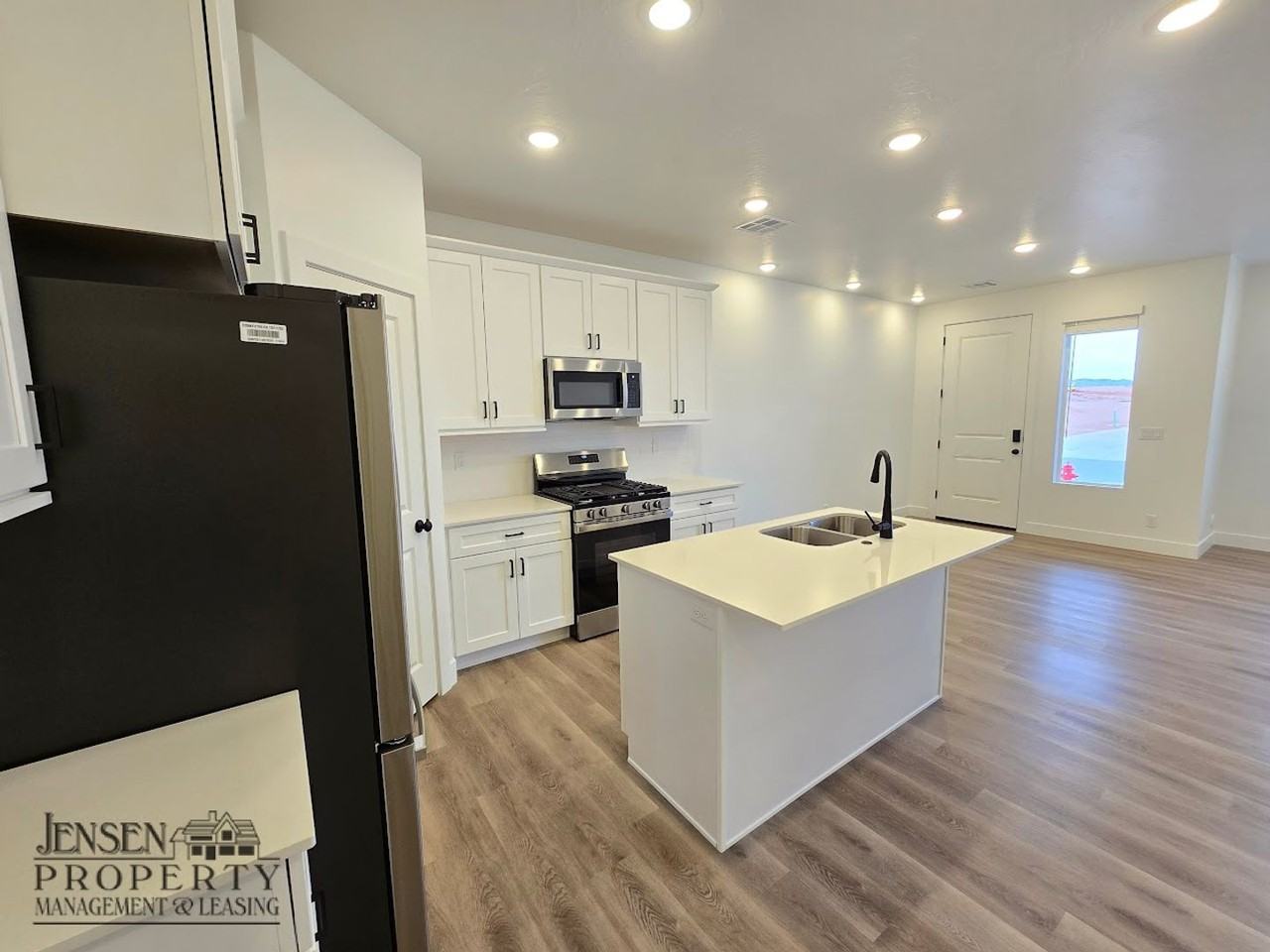 915 W Boxthorn Dr - Photo 6 of 22