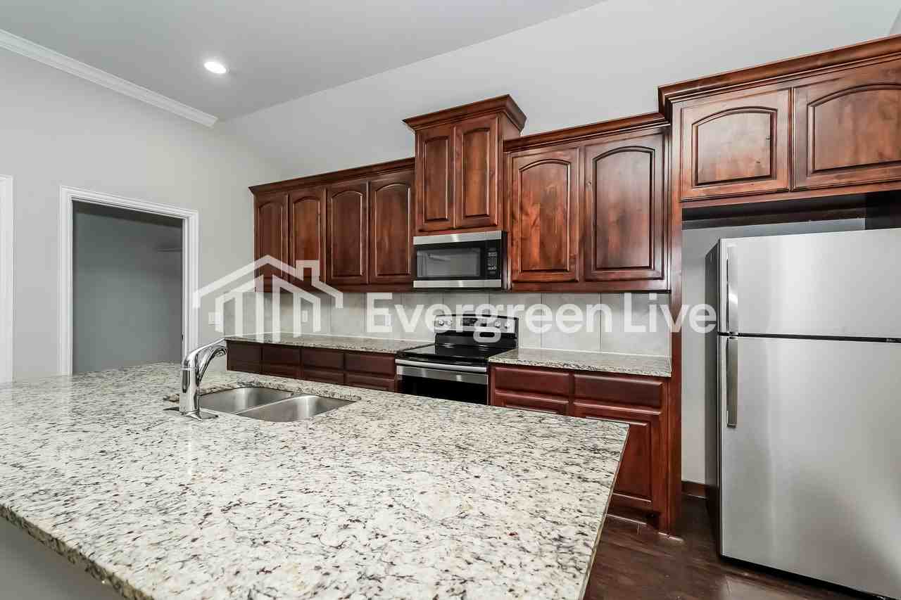 612 E Parks Ave - Photo 6 of 15