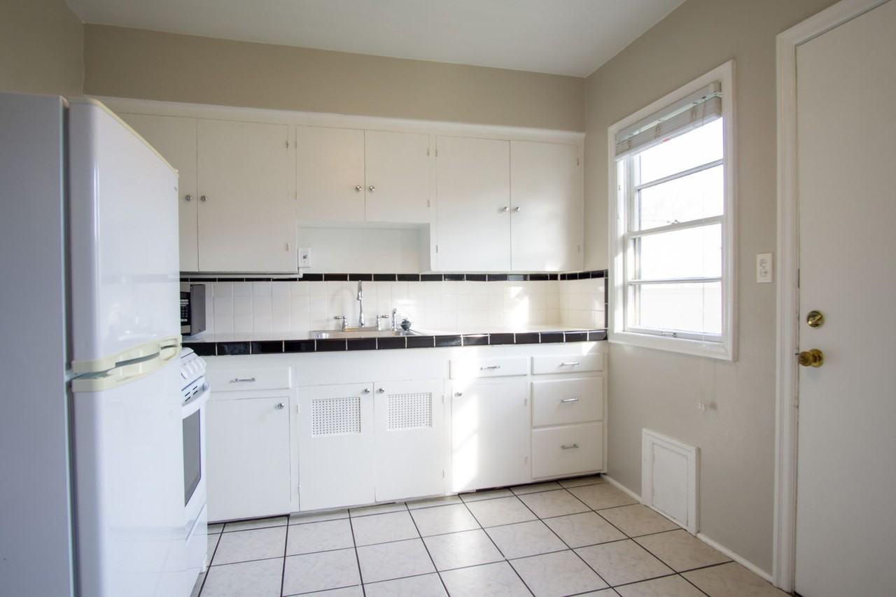 1946 Nw Lovejoy St #3 - Photo 6 of 16