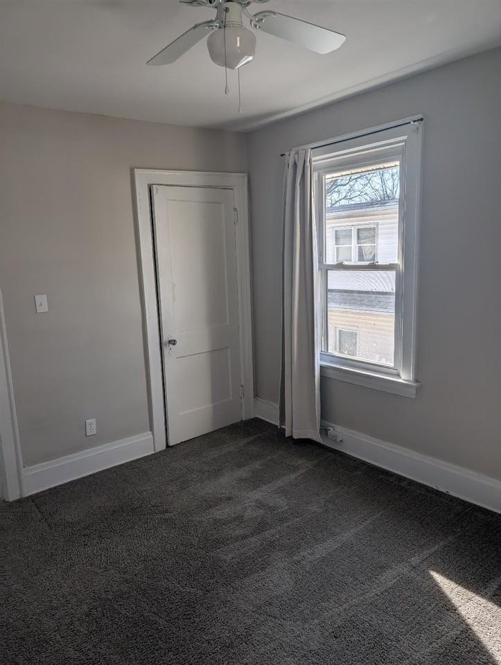 3307 Elizabeth St - Photo 5 of 15