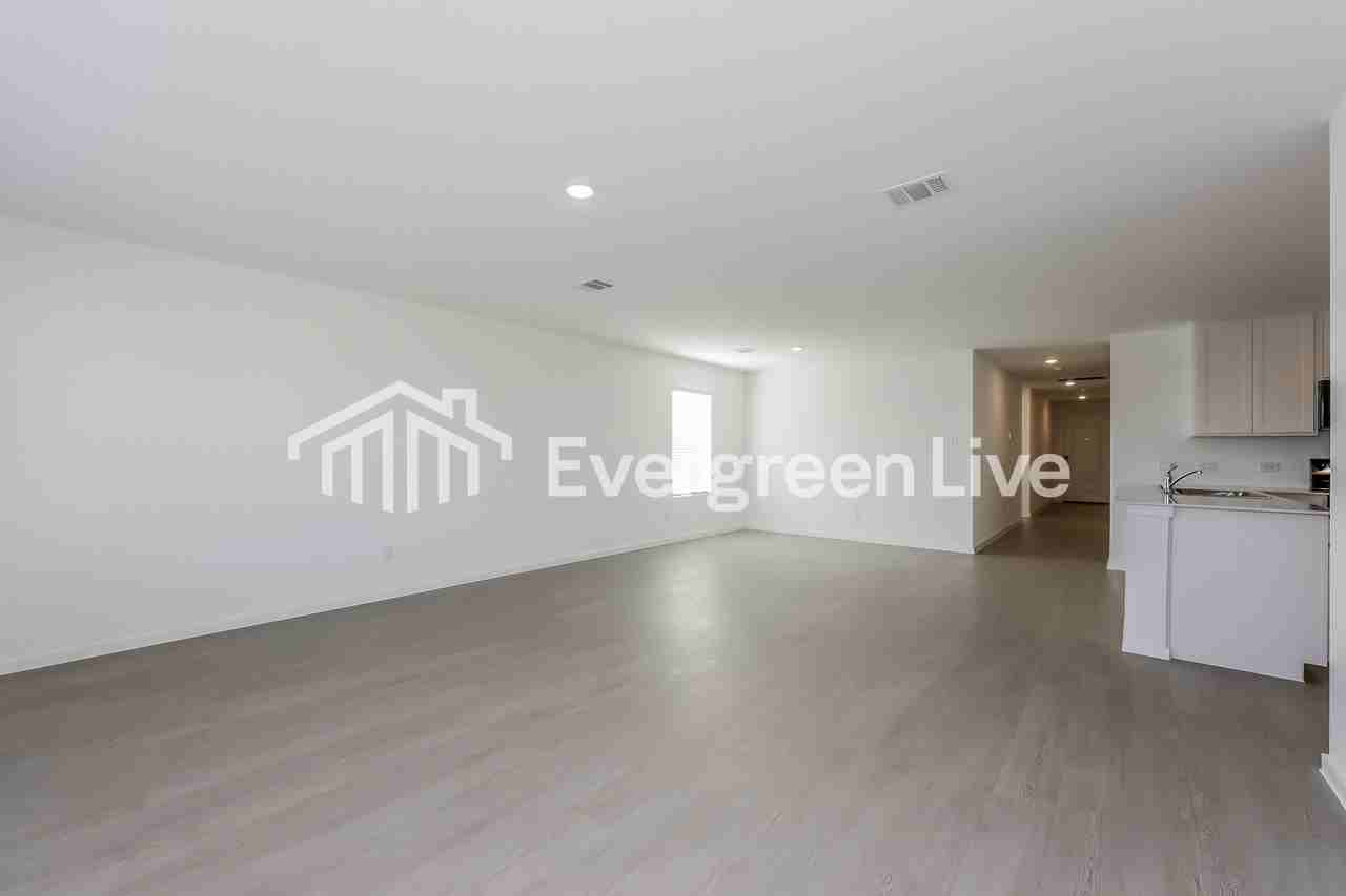 10017 Kudu Dr - Photo 3 of 15