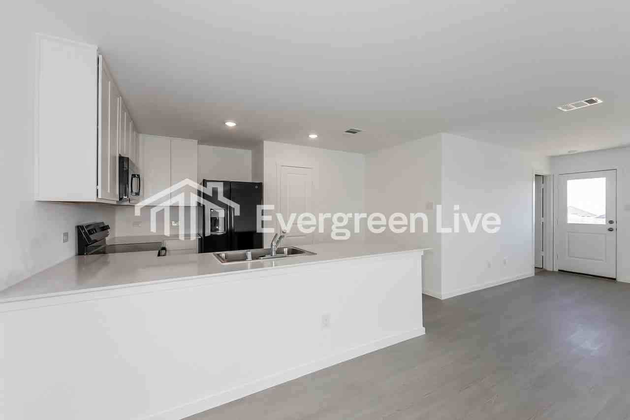 10017 Kudu Dr - Photo 6 of 15