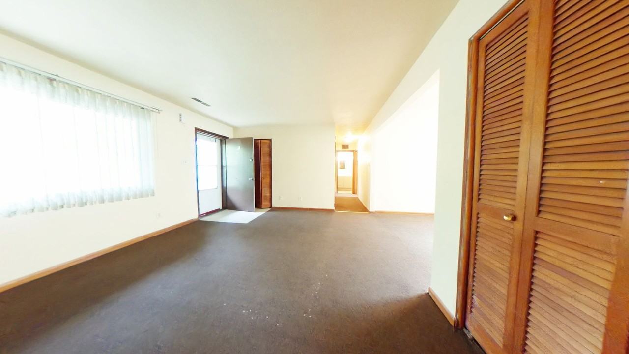 602 74th St - Photo 2 of 6