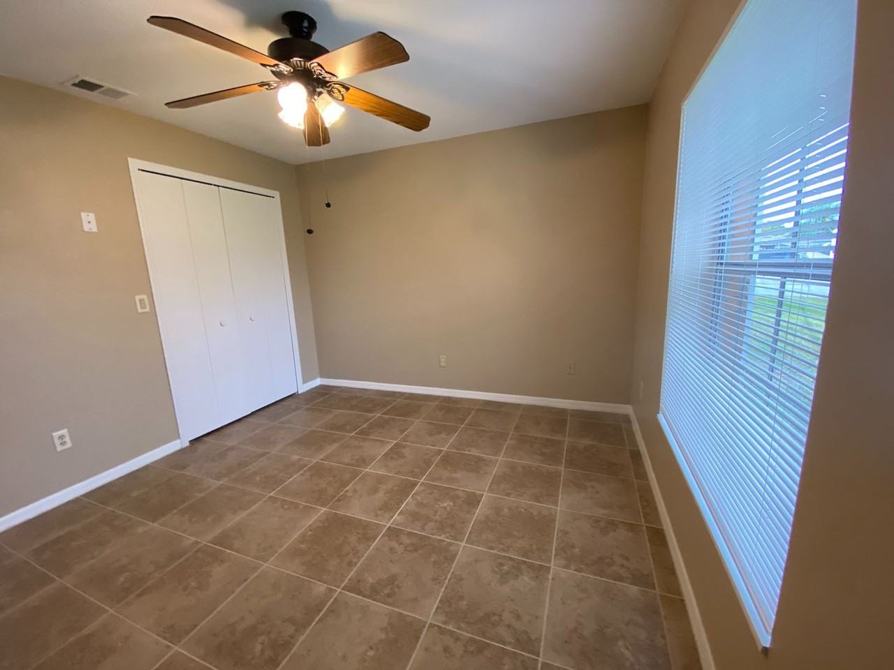 1078 E Gaucho Cir - Photo 4 of 13