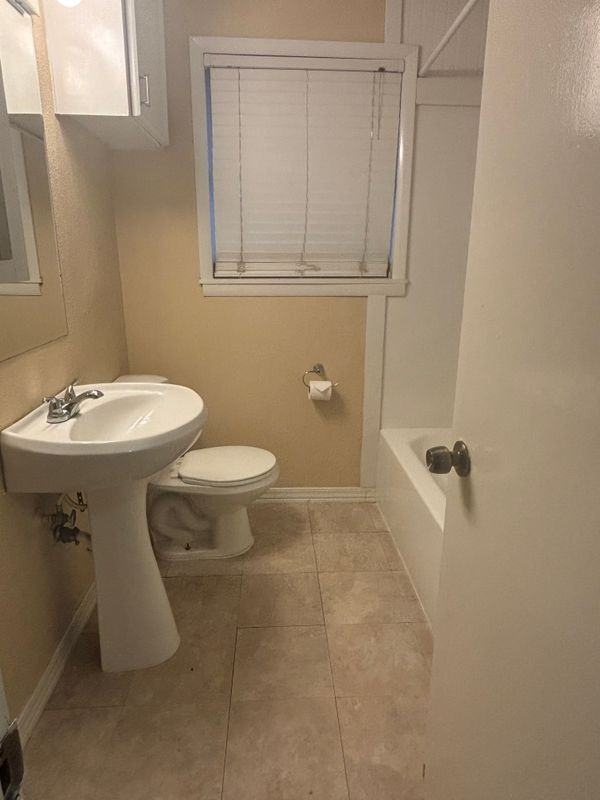 311 Chandler Dr - Photo 3 of 6