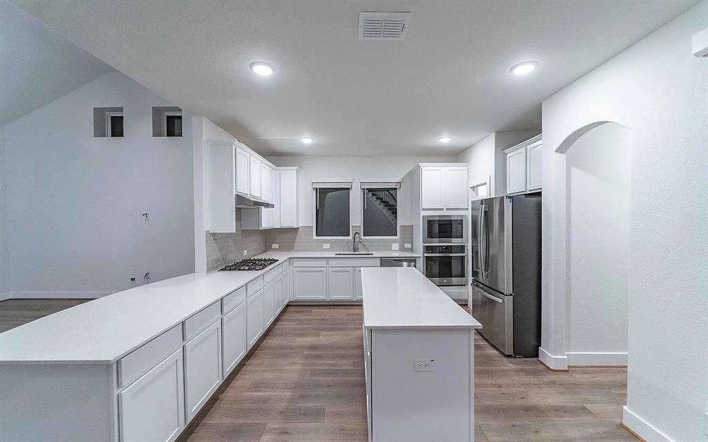 213 Alicante Ln - Photo 2 of 19