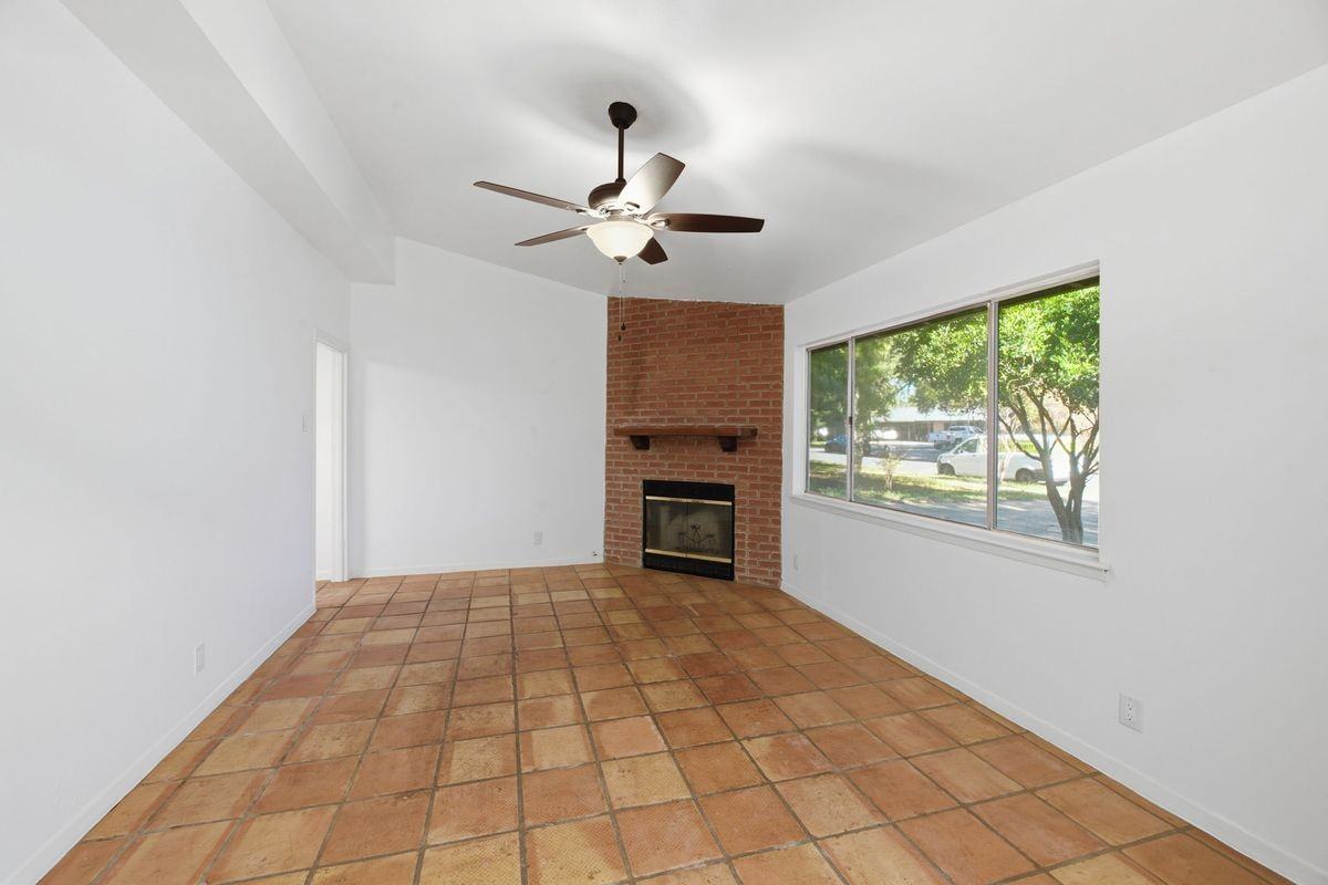 9719 La Rue St - Photo 4 of 24