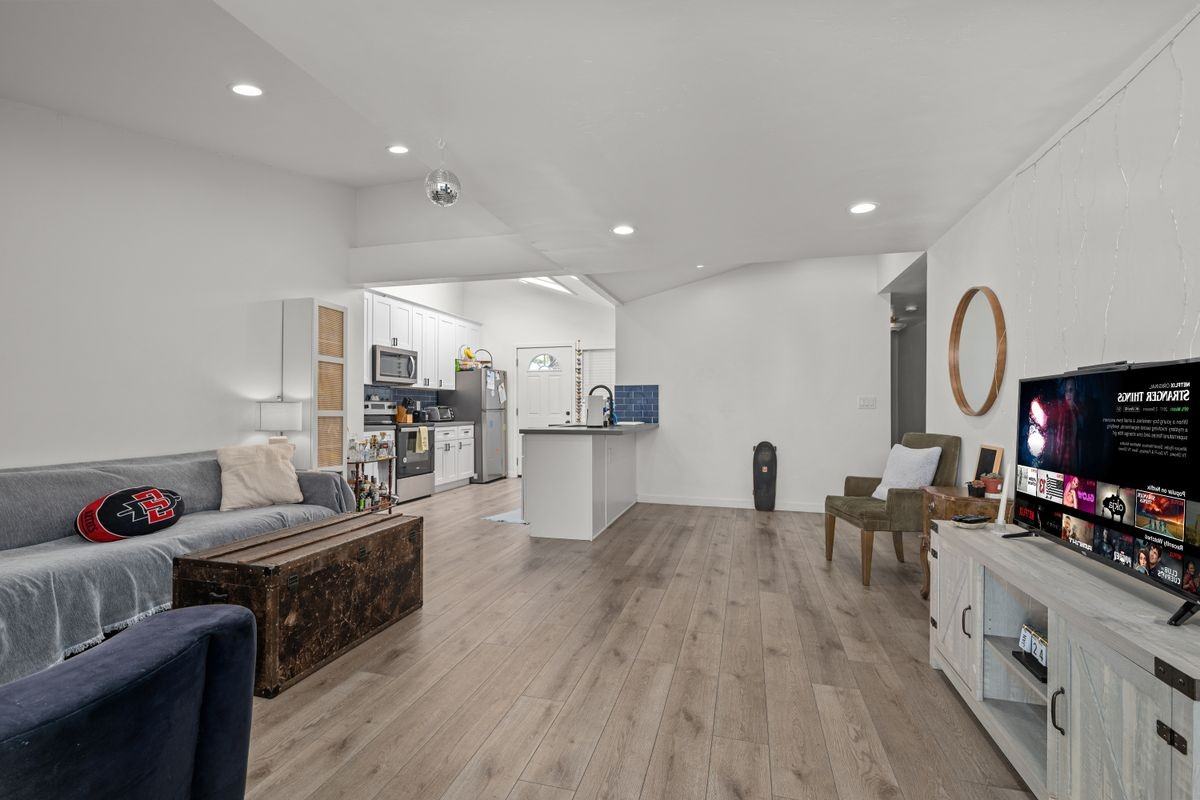 5369 Saxon St - Photo 6 of 25