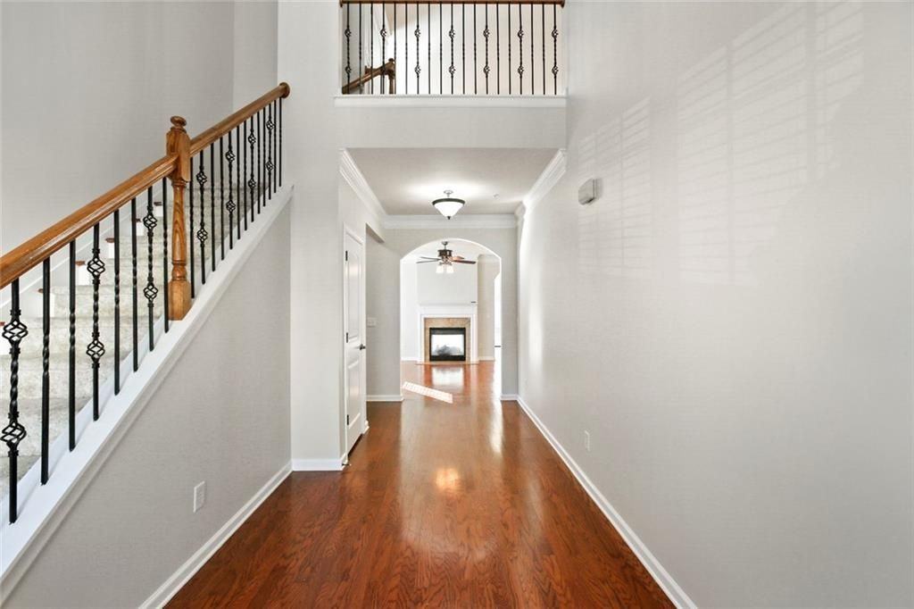 2530 Callaway Ct - Photo 2 of 17