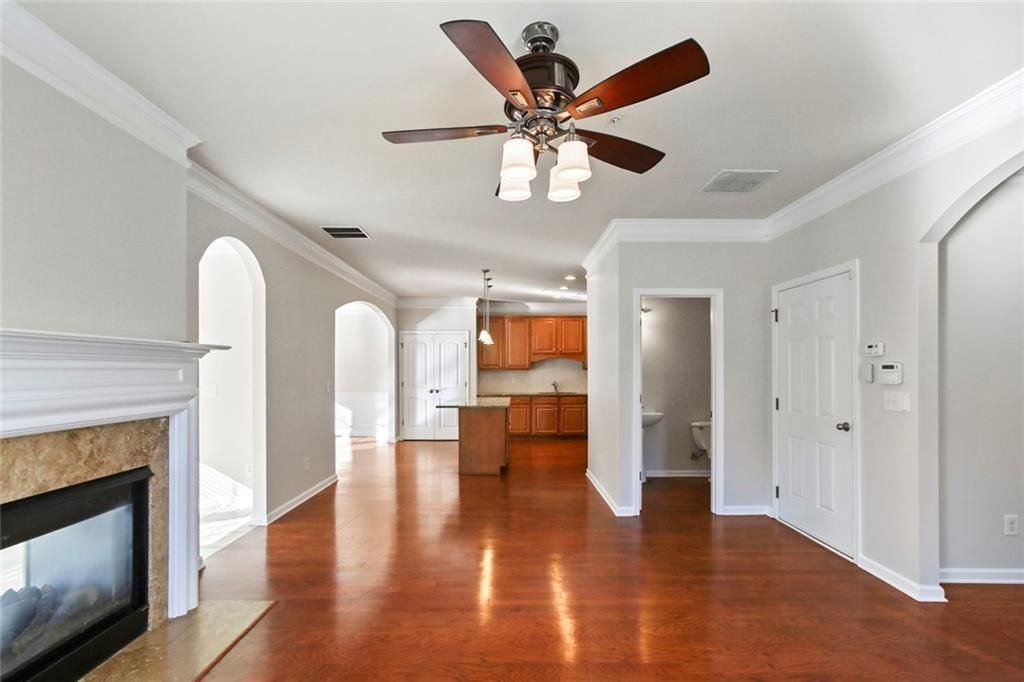 2530 Callaway Ct - Photo 4 of 17