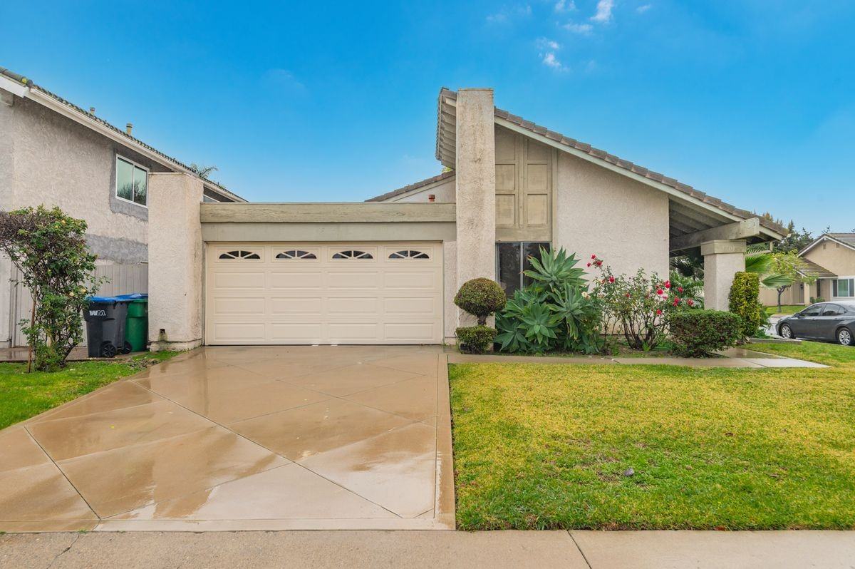 3701 Provincetown Ave - Photo 3 of 23