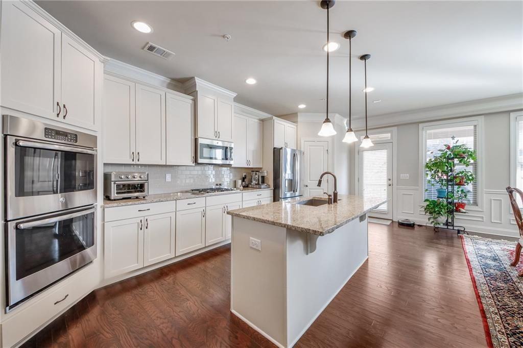 2616 Vintage Dr - Photo 4 of 24