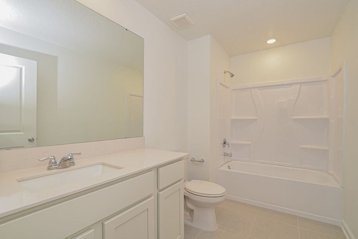 2534 Absolute Avenue - Photo 3 of 13