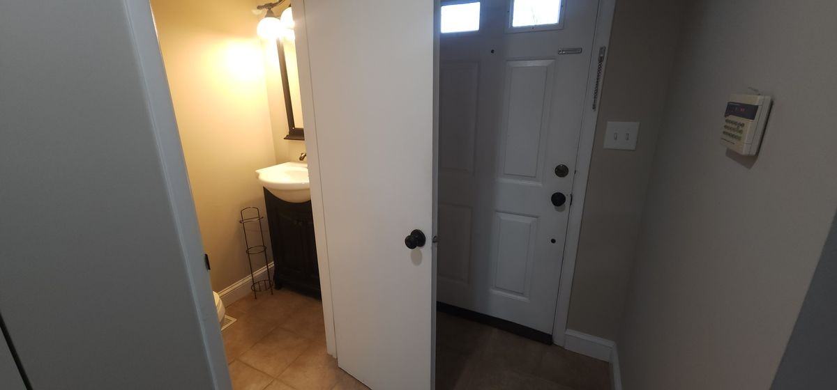 7886 Marioak Dr - Photo 4 of 41