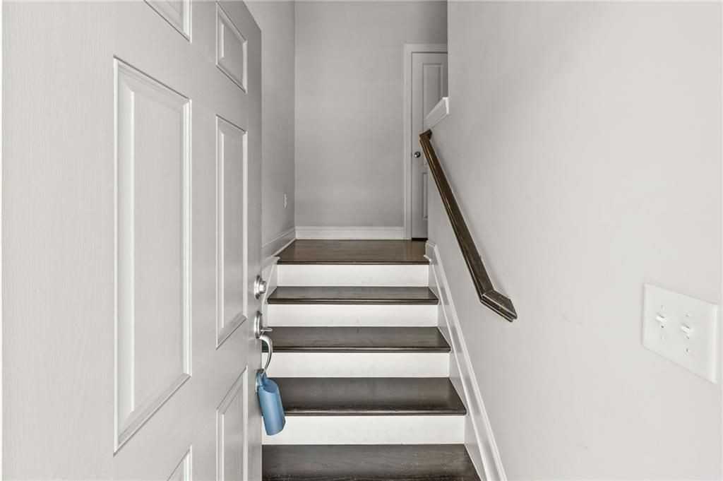 4435 Donahue Ave - Photo 6 of 37