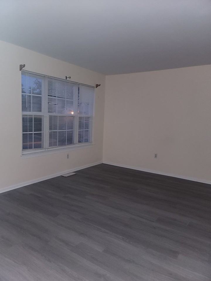 18 Laxford Dr - Photo 5 of 15