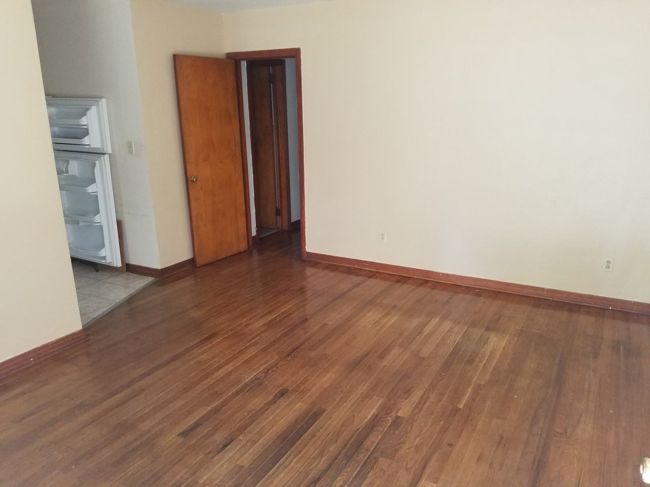 524 E Jennings St - Photo 2 of 11