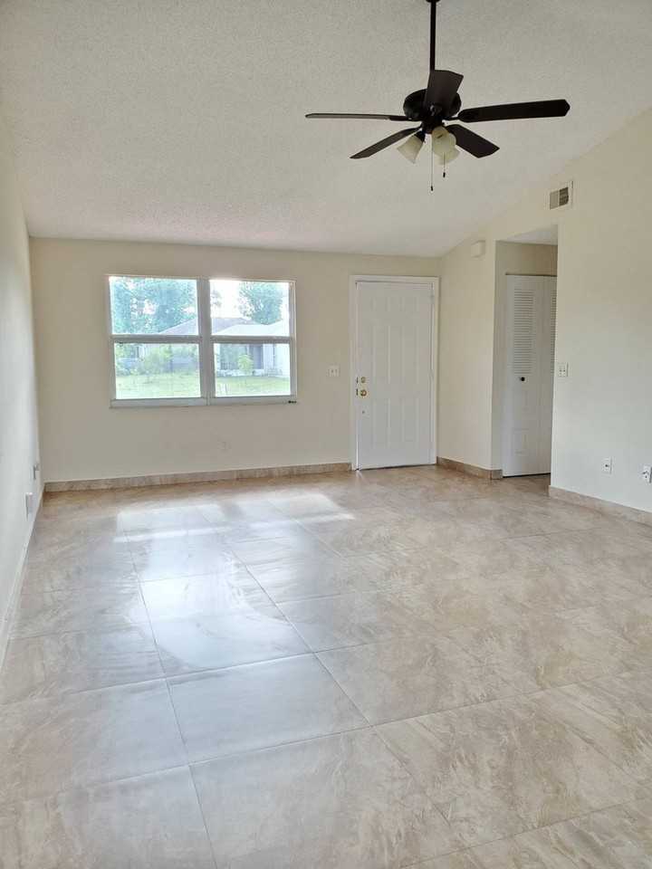 1734 Sw Carolina St - Photo 3 of 18