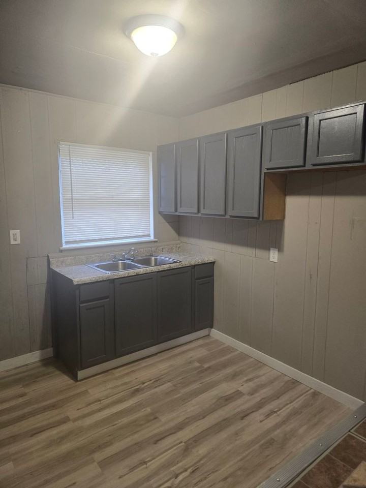 225 Taft Pl - Photo 5 of 19