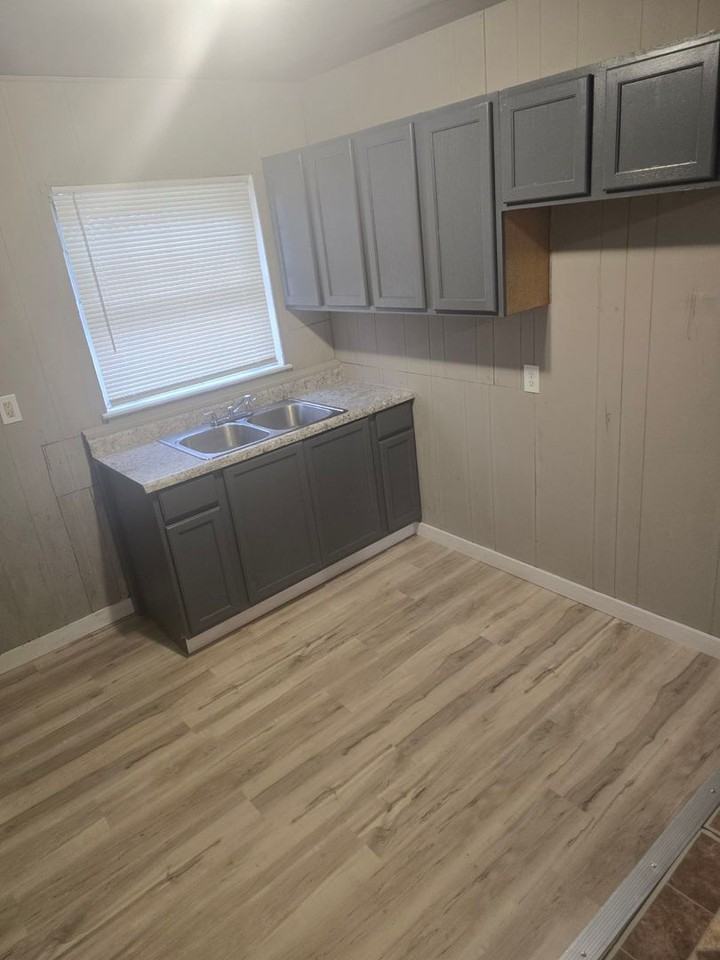 225 Taft Pl - Photo 6 of 19