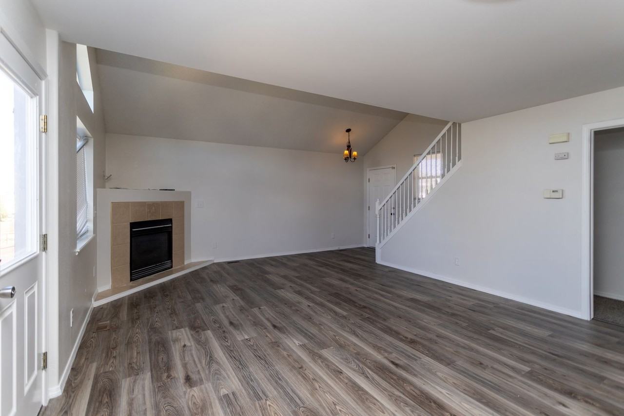 2146 Sage Grouse Ln - Photo 4 of 31