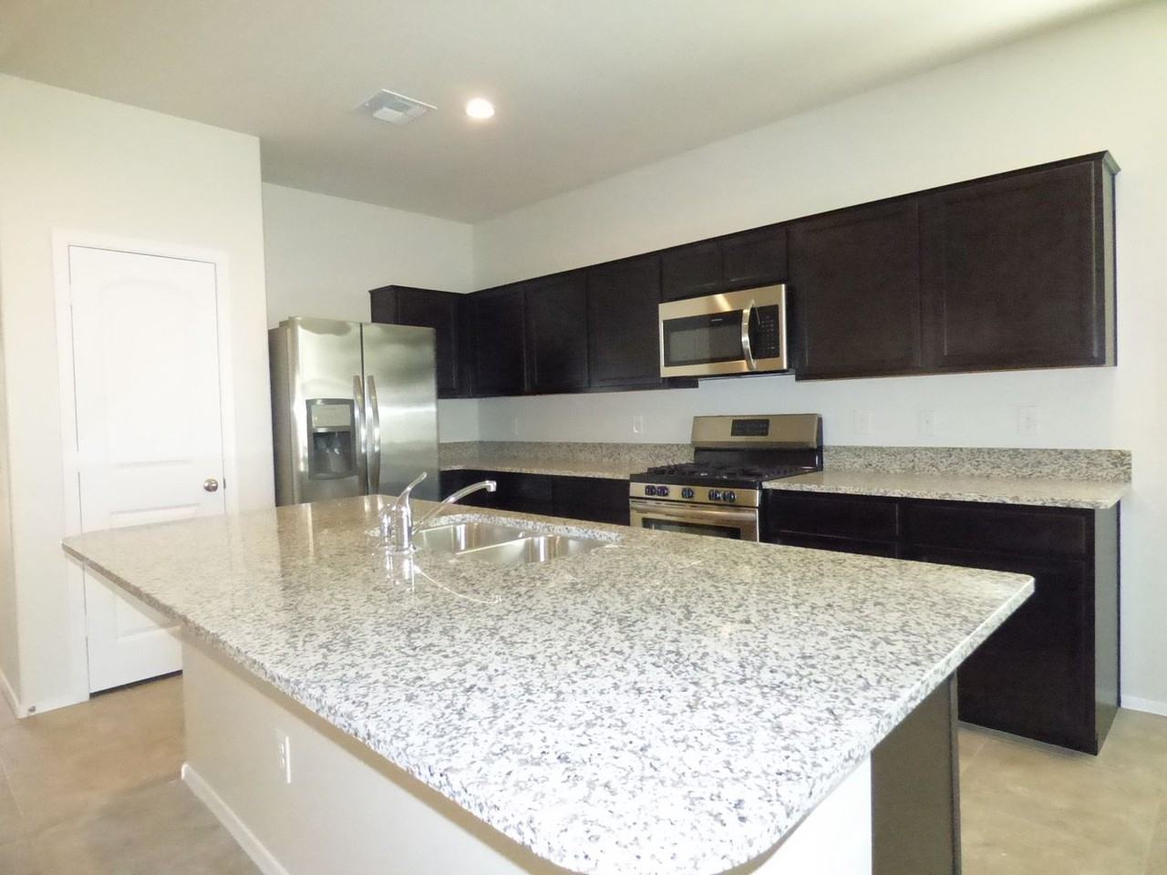 31044 W Weldon Ave - Photo 4 of 27