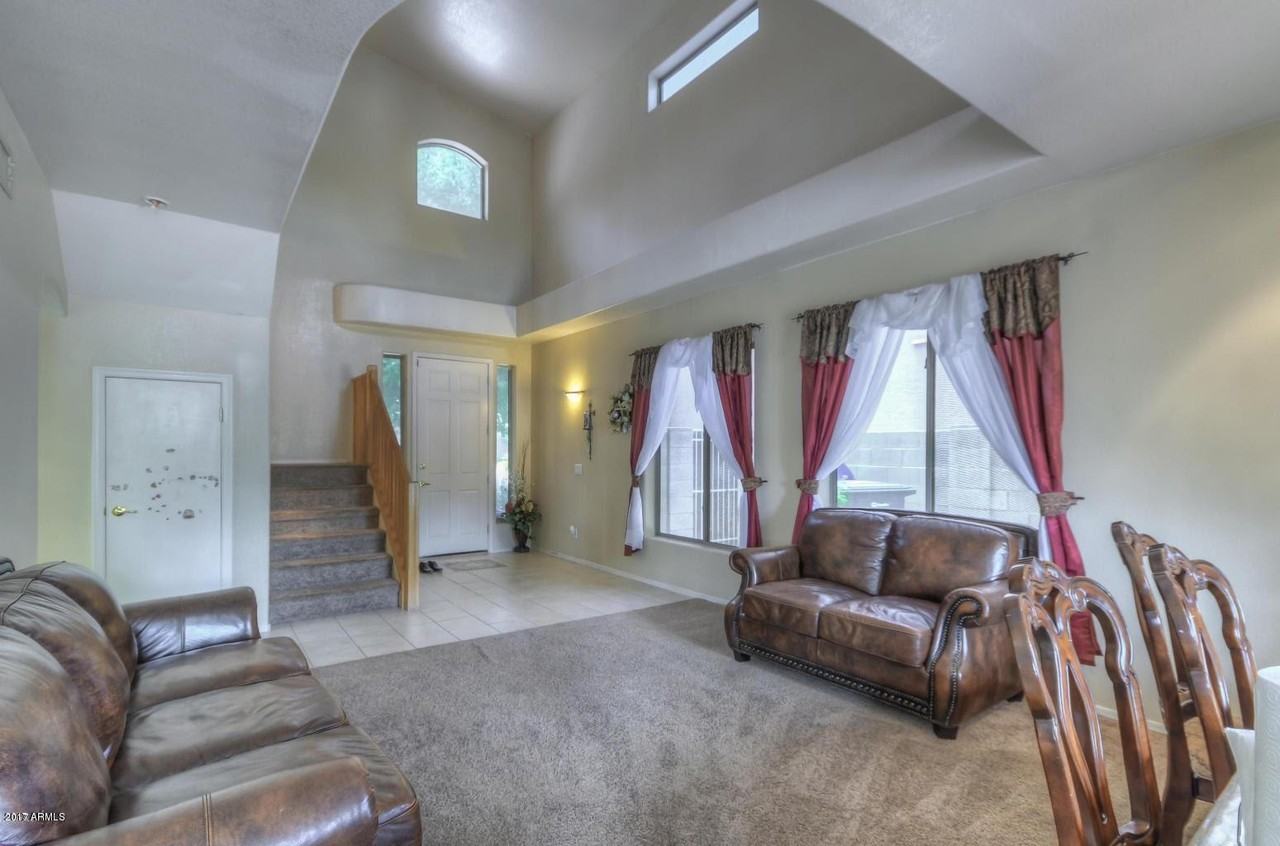 2070 W Corona Dr - Photo 3 of 29