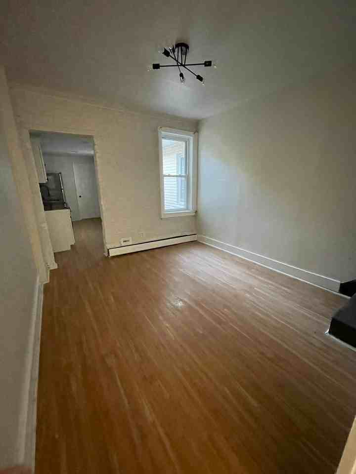 528 S 6th St - Photo 3 of 10