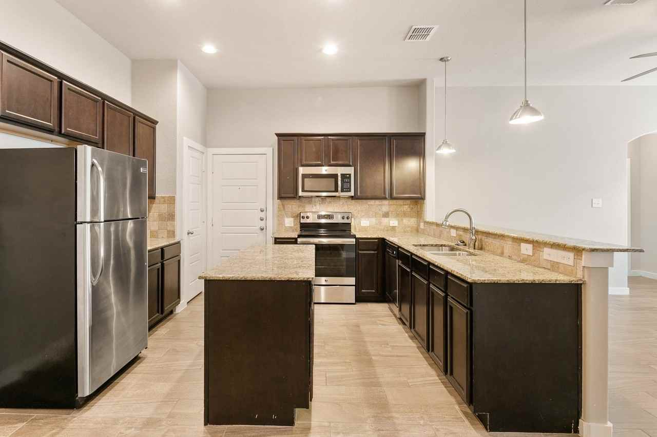 541 Creekside Frst - Photo 5 of 14