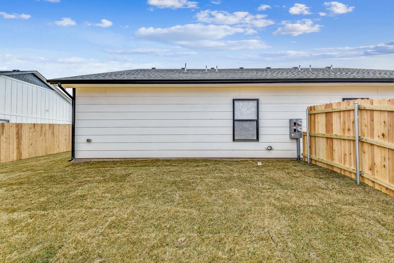 3513 W 45th St S - Photo 4 of 29