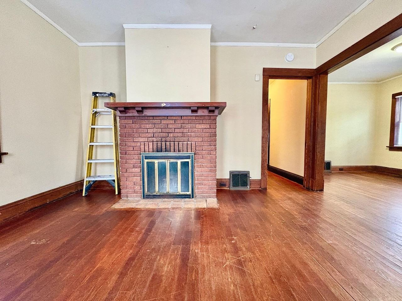 1212 E Donald St - Photo 2 of 12