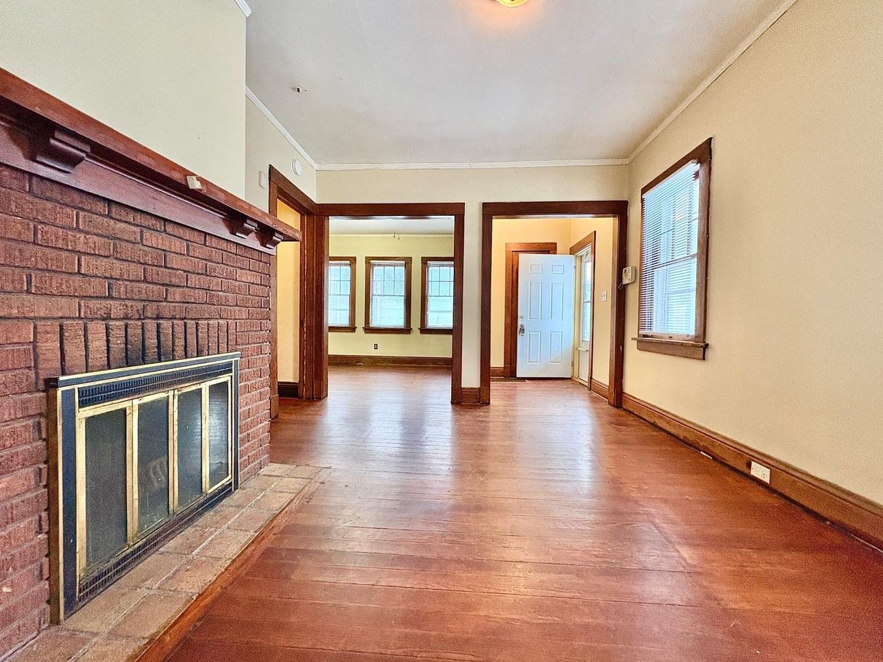 1212 E Donald St - Photo 3 of 12