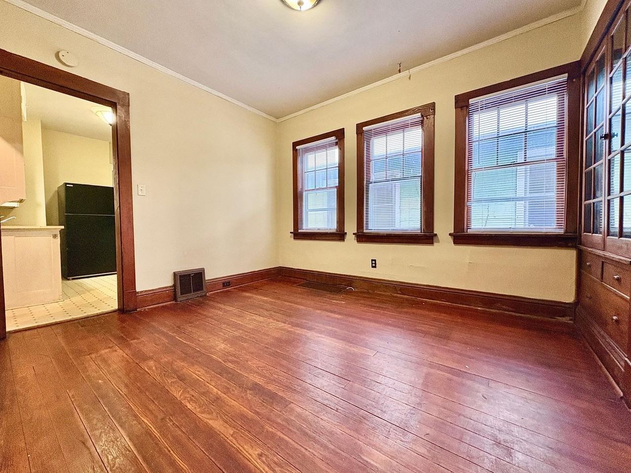 1212 E Donald St - Photo 6 of 12