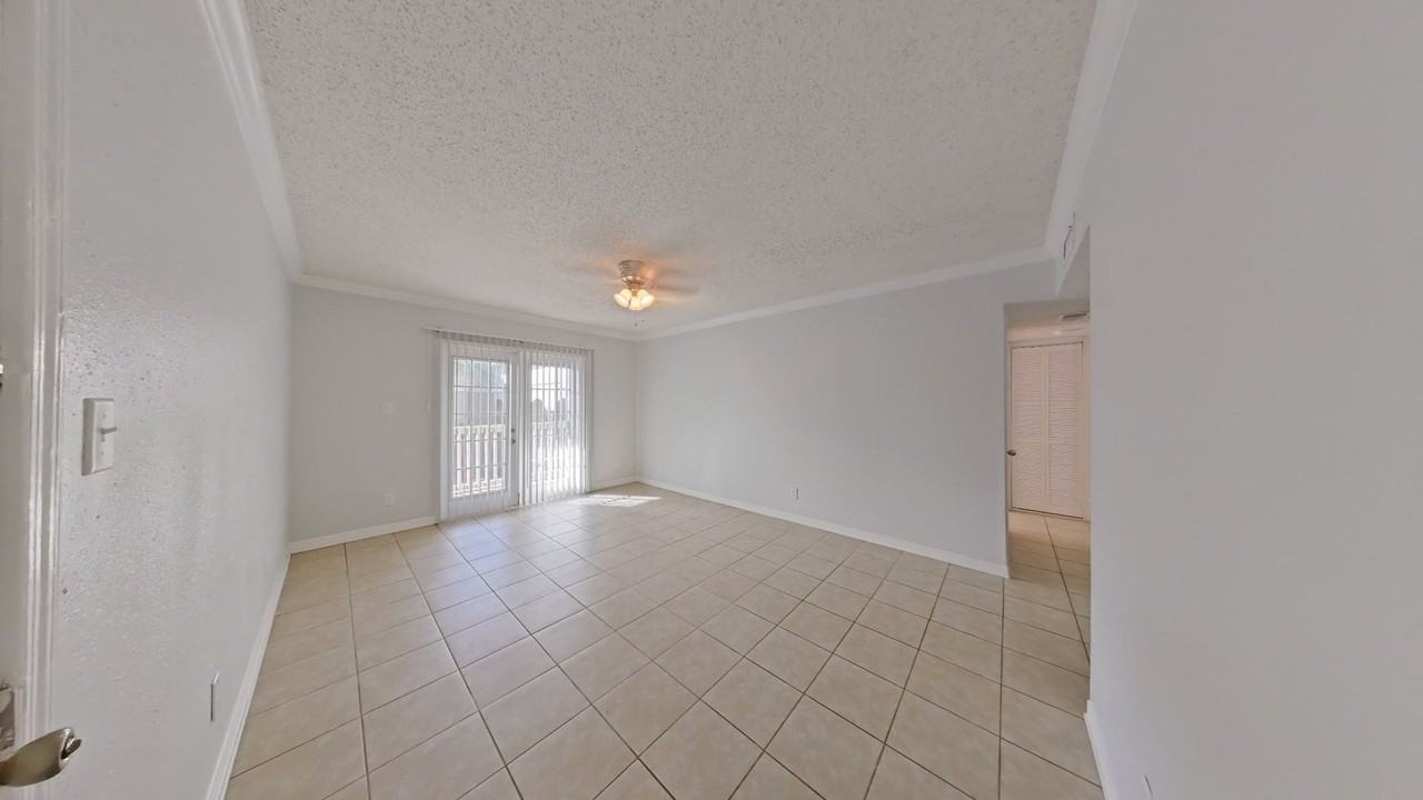 425 Wymore Rd #202 - Photo 4 of 9