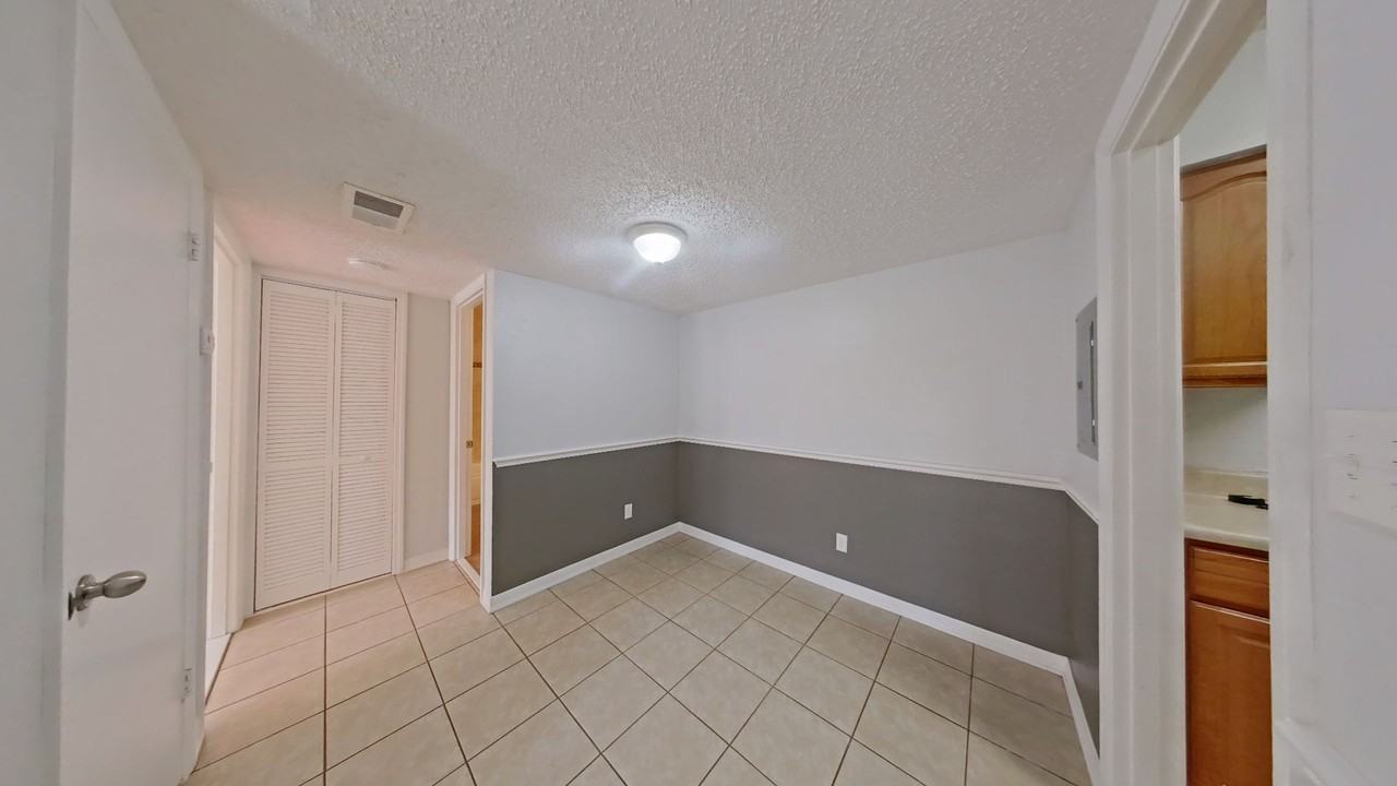 425 Wymore Rd #202 - Photo 5 of 9