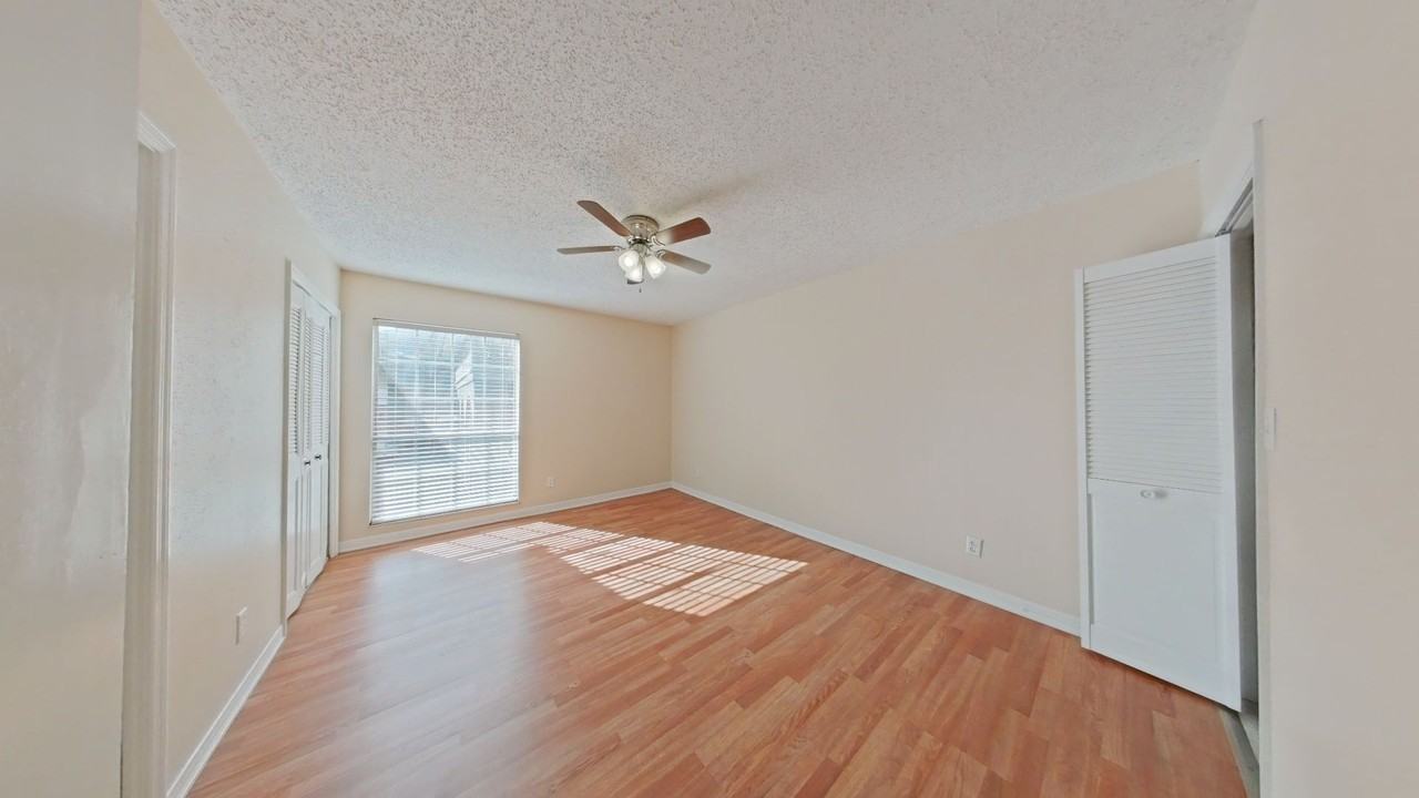 425 Wymore Rd #202 - Photo 7 of 9