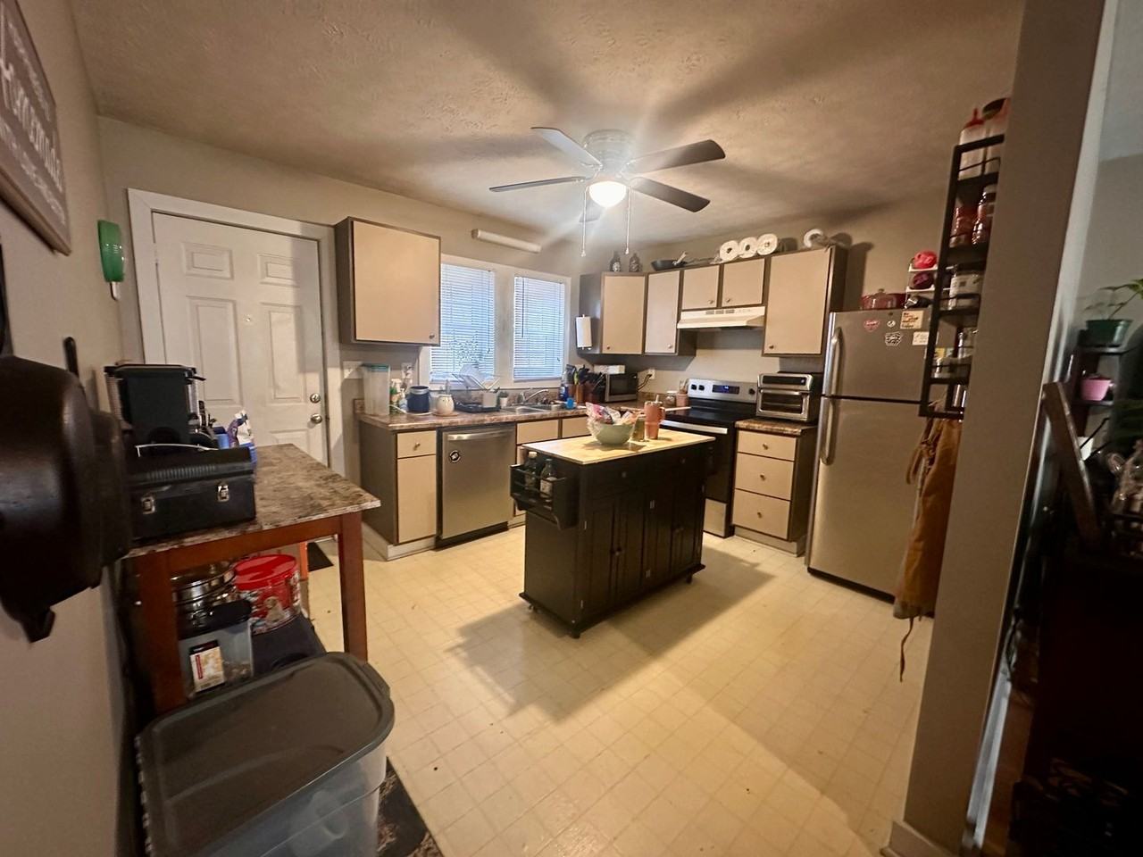 209 Morton St - Photo 7 of 25