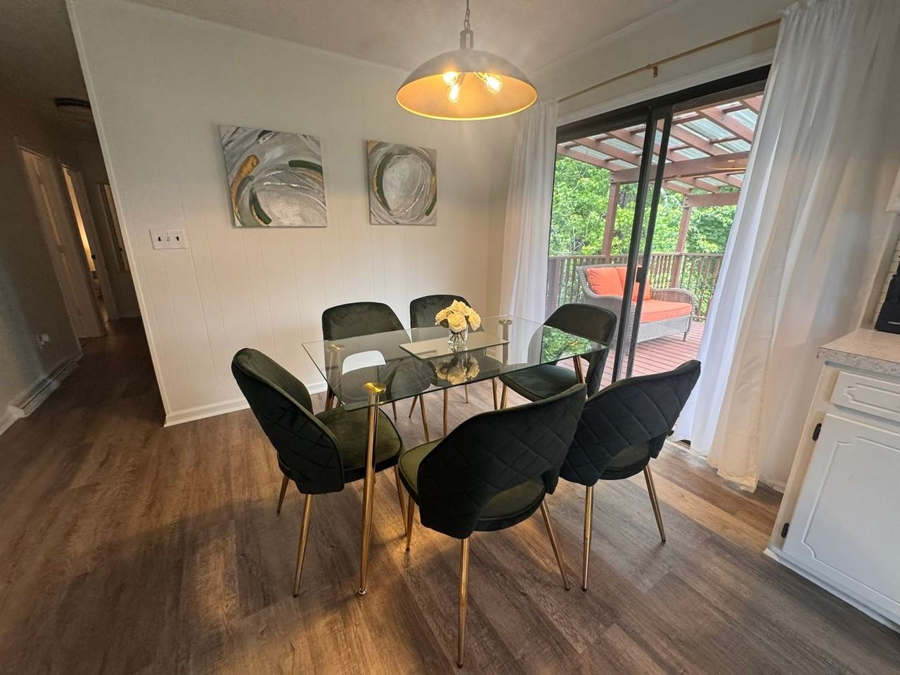 302 Tyler Ave - Photo 5 of 20