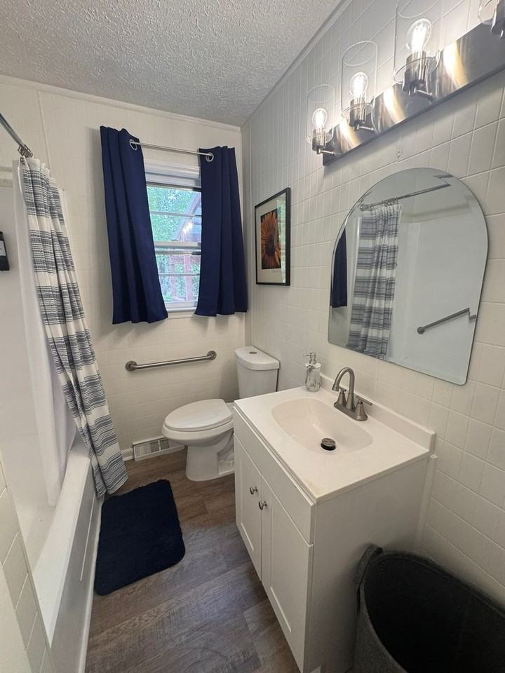 302 Tyler Ave - Photo 7 of 20