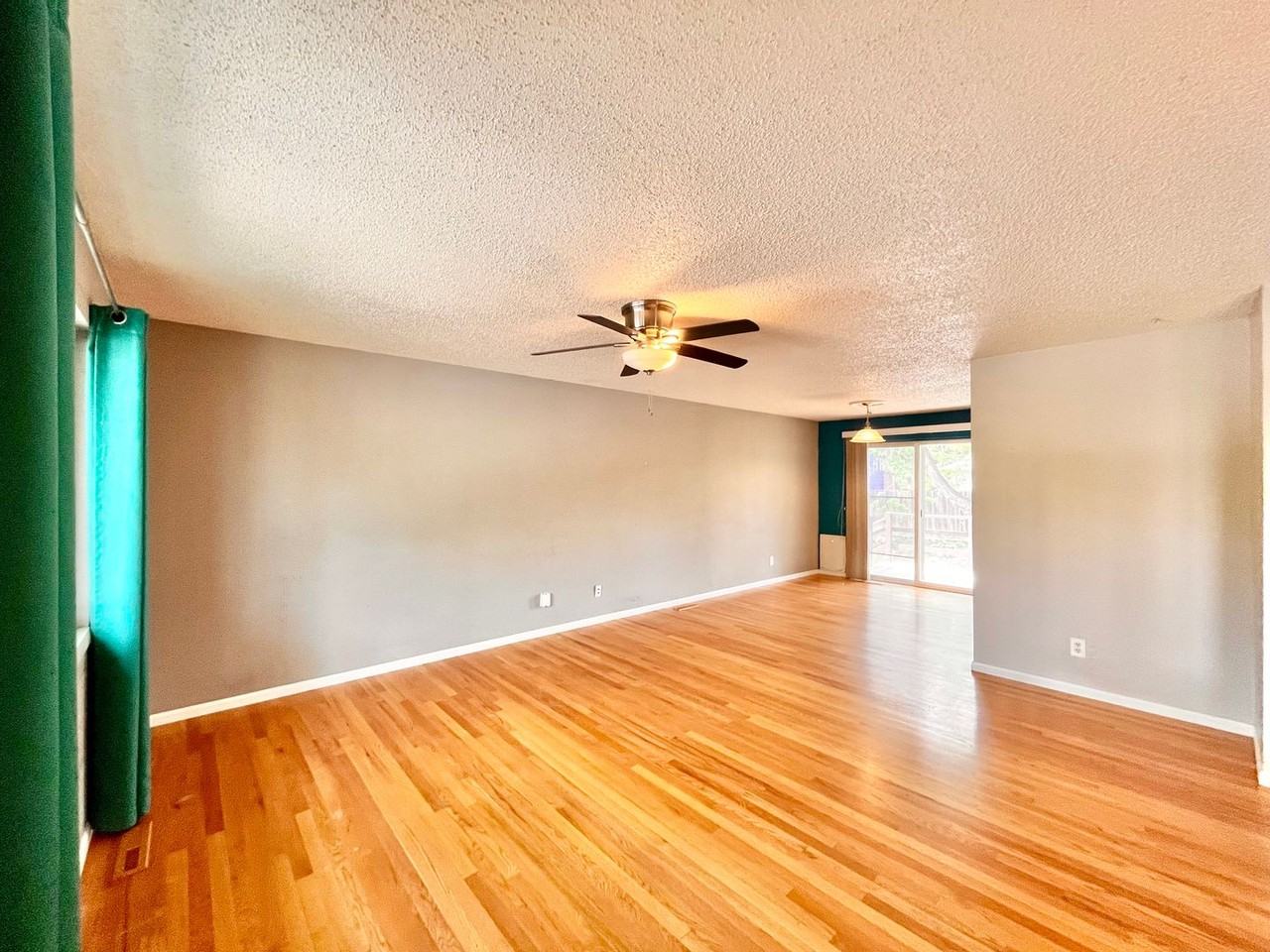 1333 S Bowen St - Photo 5 of 28