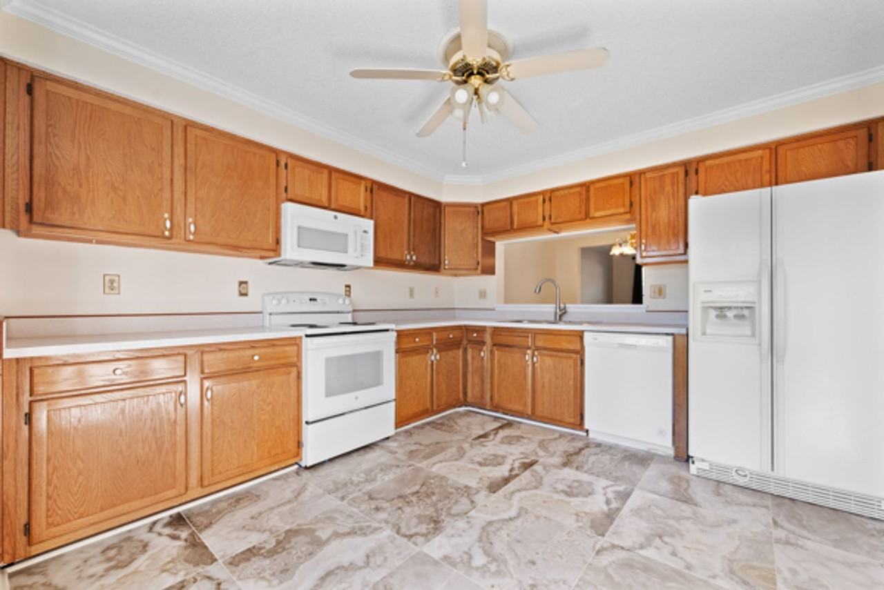 131 Wainwrights Bnd - Photo 2 of 10