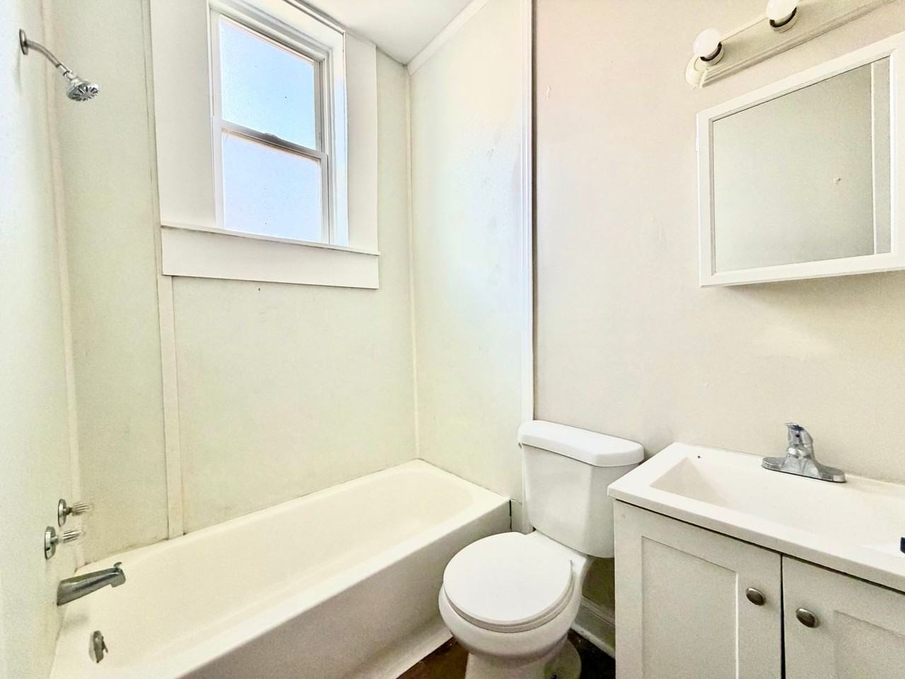 3640 Reading Rd - Photo 6 of 7